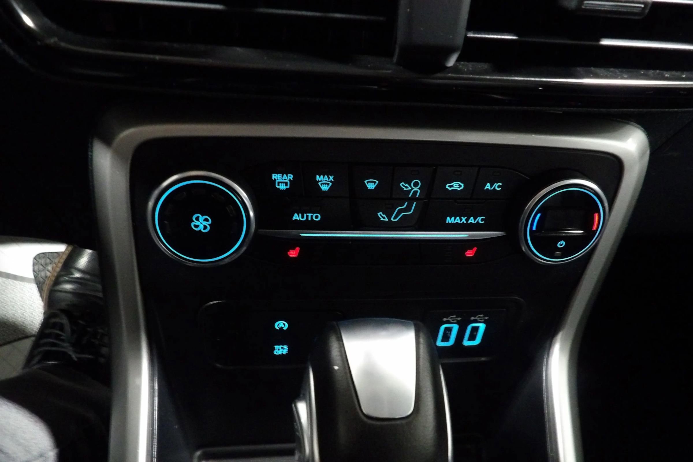 Used 2018 Ford EcoSport Titanium image 17