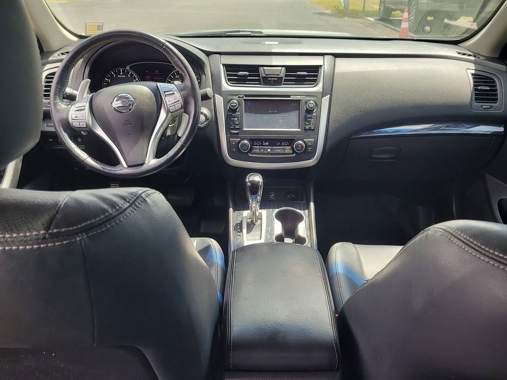 Used 2016 Nissan Altima 3.5 SL w/ 3.5 Technology Package FWD image 12