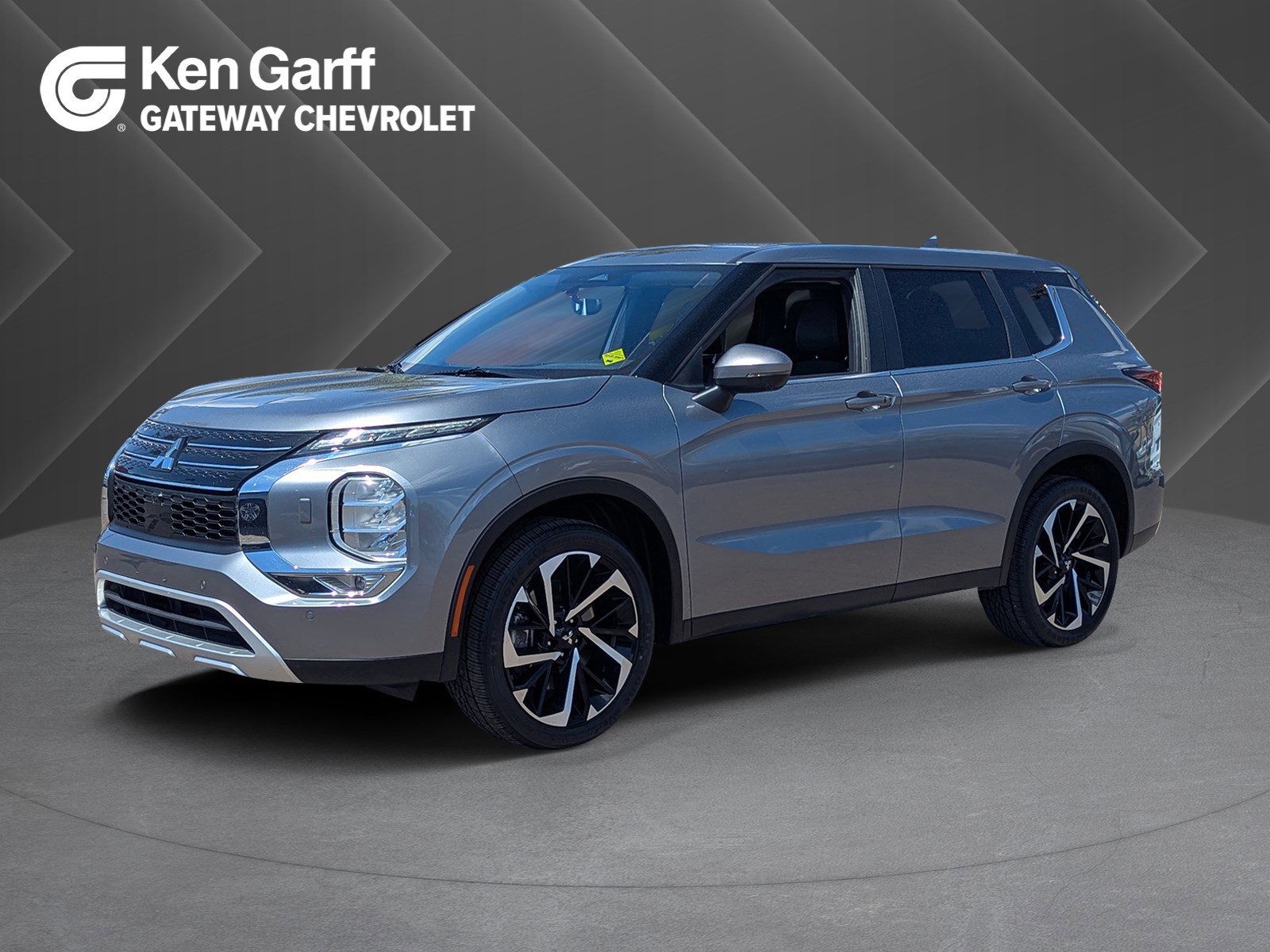 Used 2024 Mitsubishi Outlander SE AWD/4WD image 1