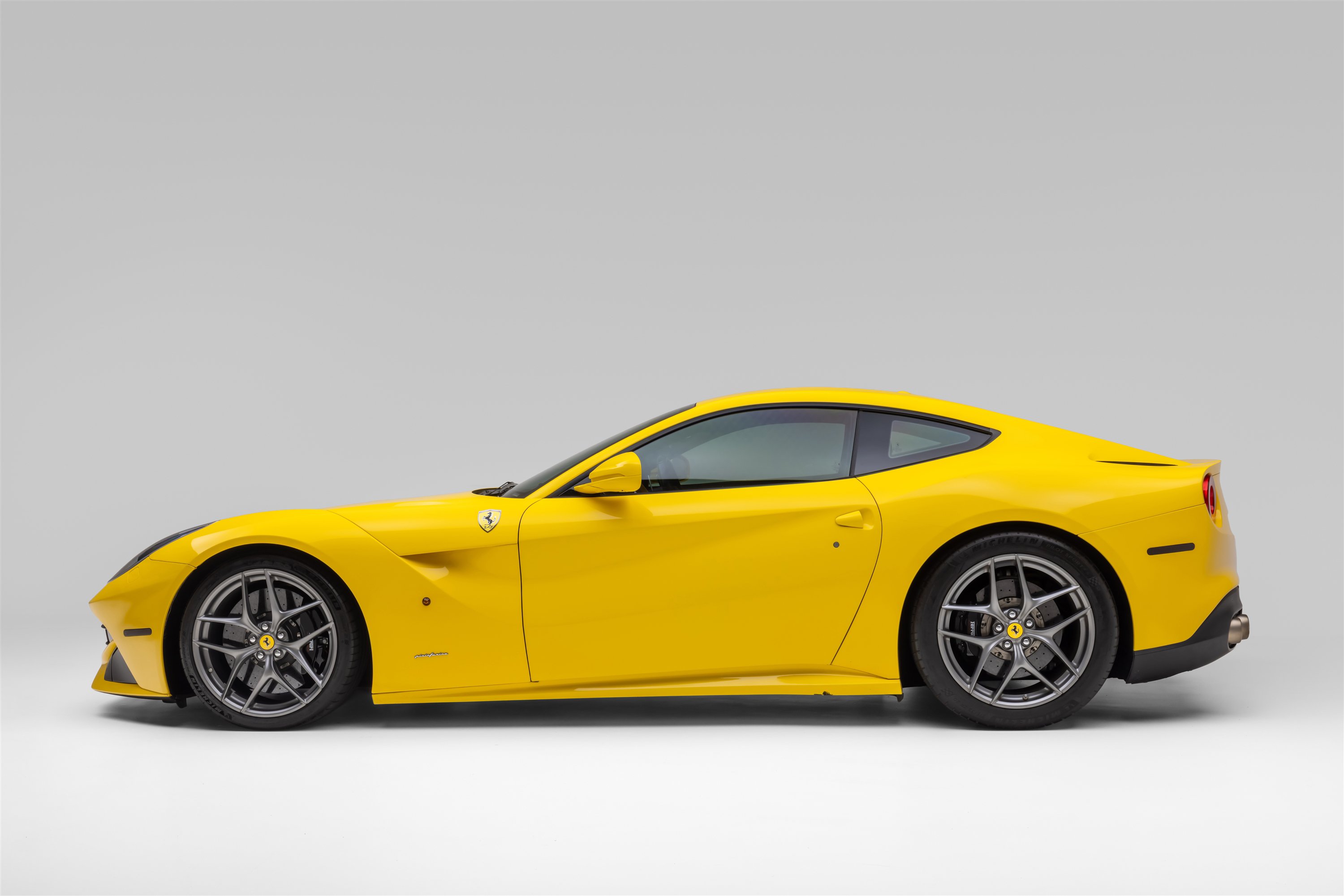 Certified 2017 Ferrari F12 Berlinetta RWD image 4