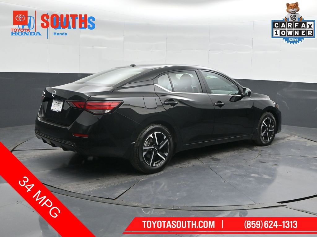 Used 2025 Nissan Sentra SV image 2