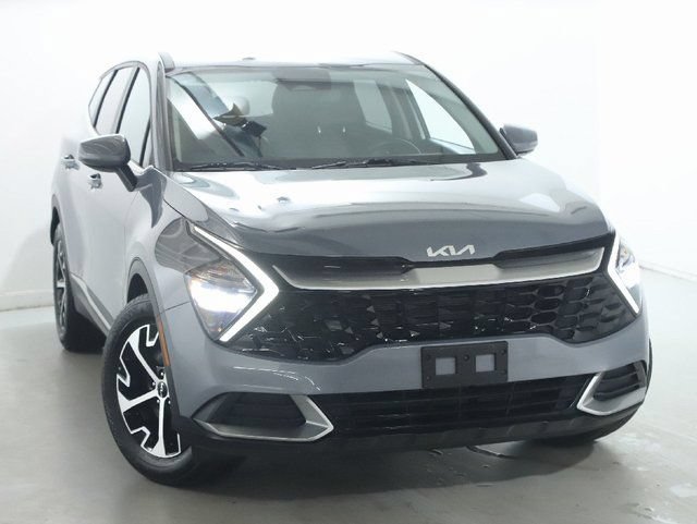 Used 2023 Kia Sportage EX FWD image 2