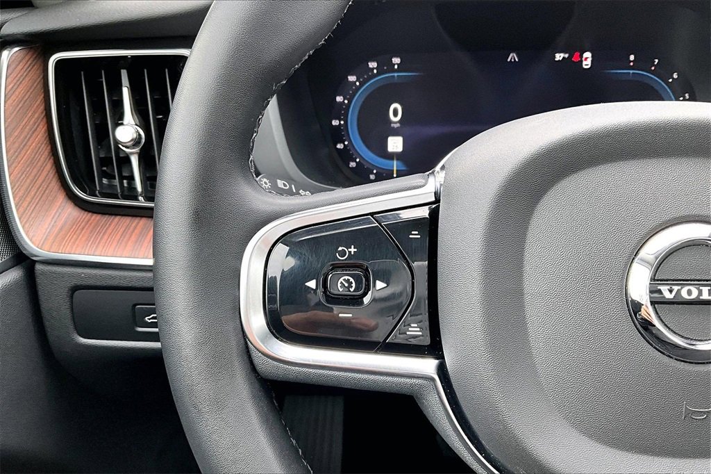 Certified 2023 Volvo XC60 B5 Plus w/ Protection Package Premier image 10