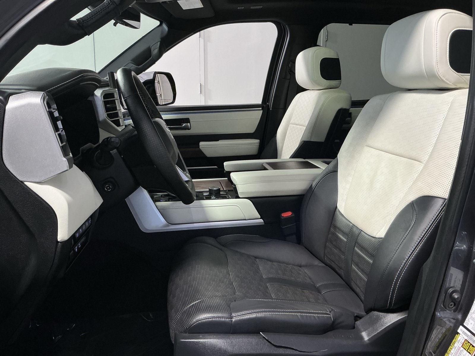 Used 2023 Toyota Tundra Capstone AWD/4WD image 14