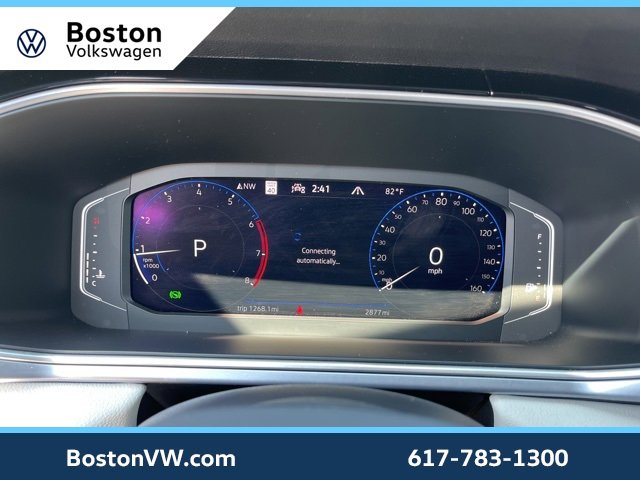 Used 2025 Volkswagen Taos SEL image 9