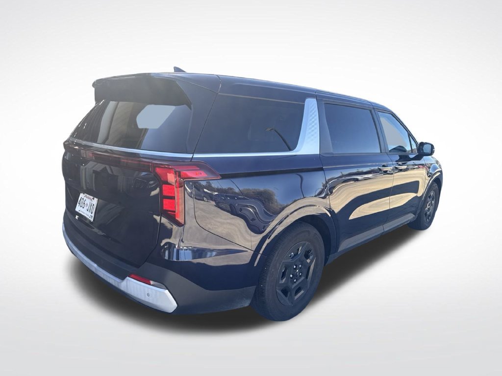 Used 2026 Kia Carnival FWD image 7
