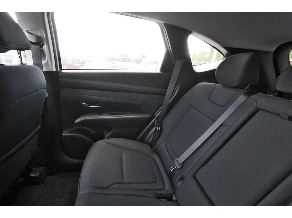 Certified 2026 Hyundai Tucson SE FWD image 12