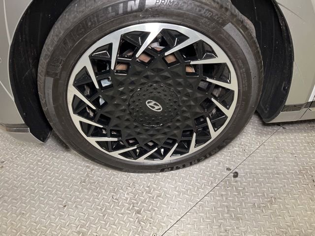 Used 2024 Hyundai Ioniq 5 Limited image 24