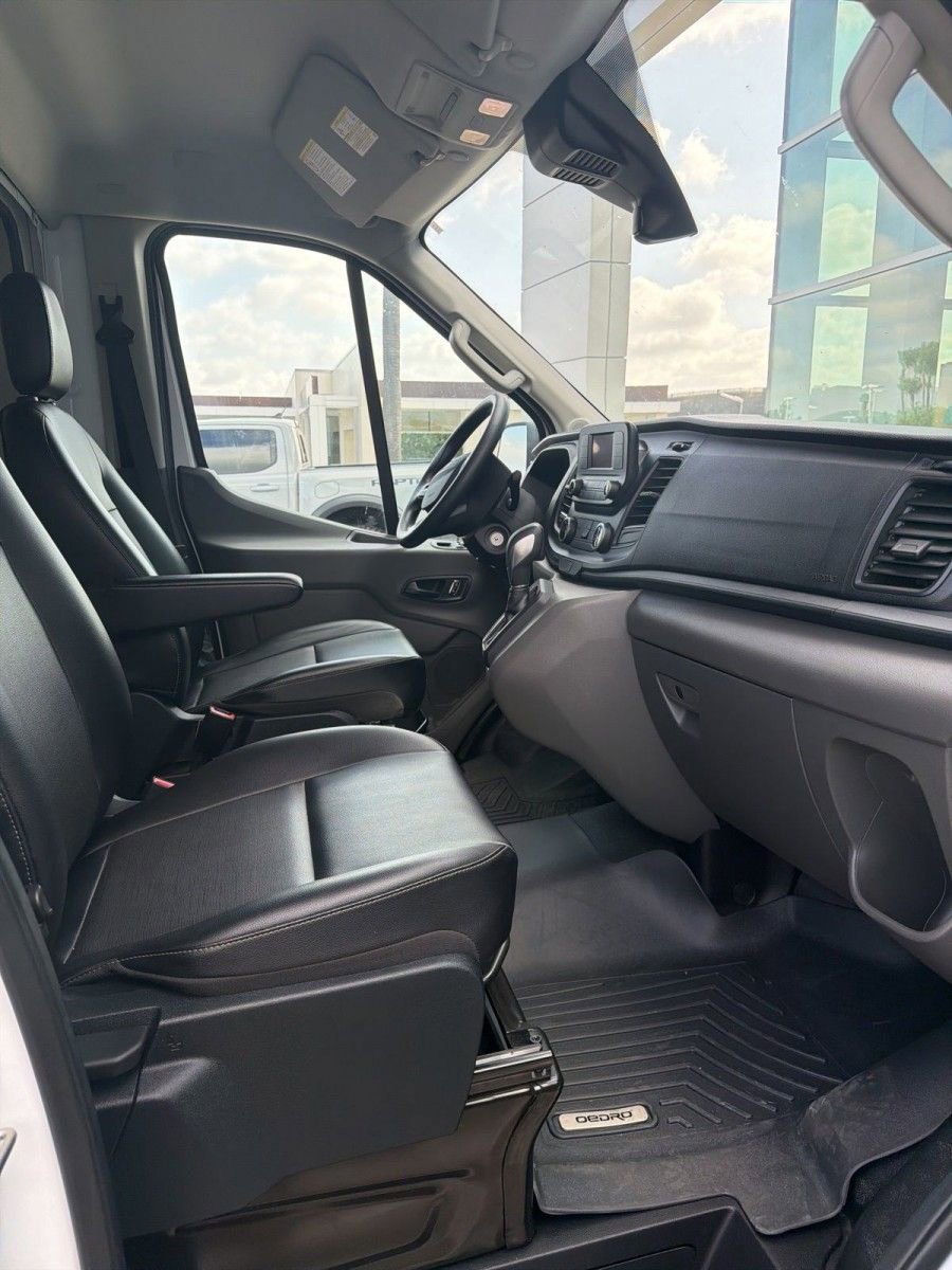 Used 2022 Ford Transit 350 DRW RWD image 18