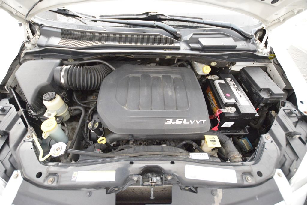 Used 2012 Chrysler Town & Country Touring image 20