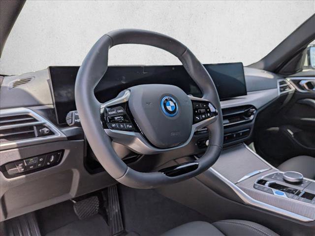 Used 2025 BMW i4 eDrive40 RWD image 9