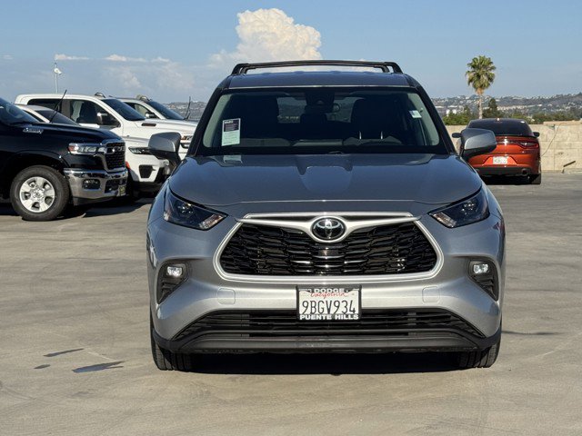 Used 2022 Toyota Highlander LE image 2