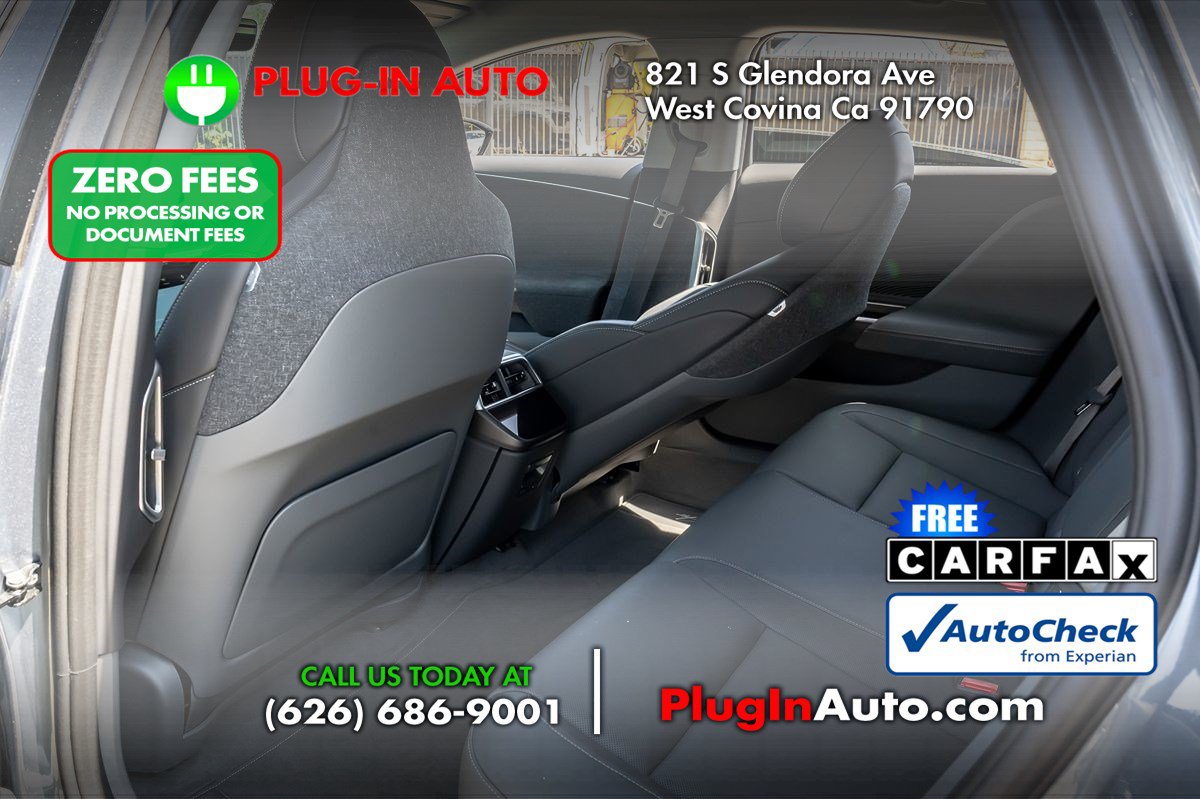 Used 2025 Lucid Air Pure RWD image 8