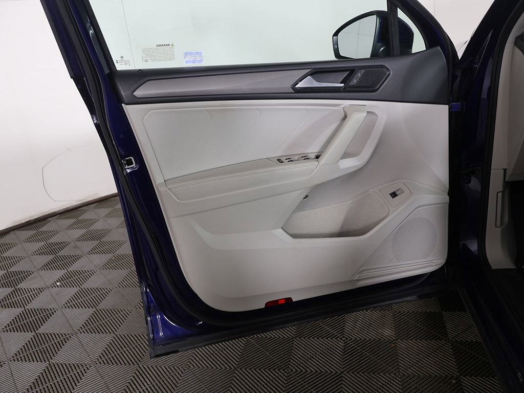 Used 2023 Volkswagen Tiguan SE image 22