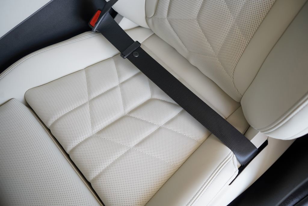 Used 2026 BMW i5 eDrive40 w/ Premium Package image 12