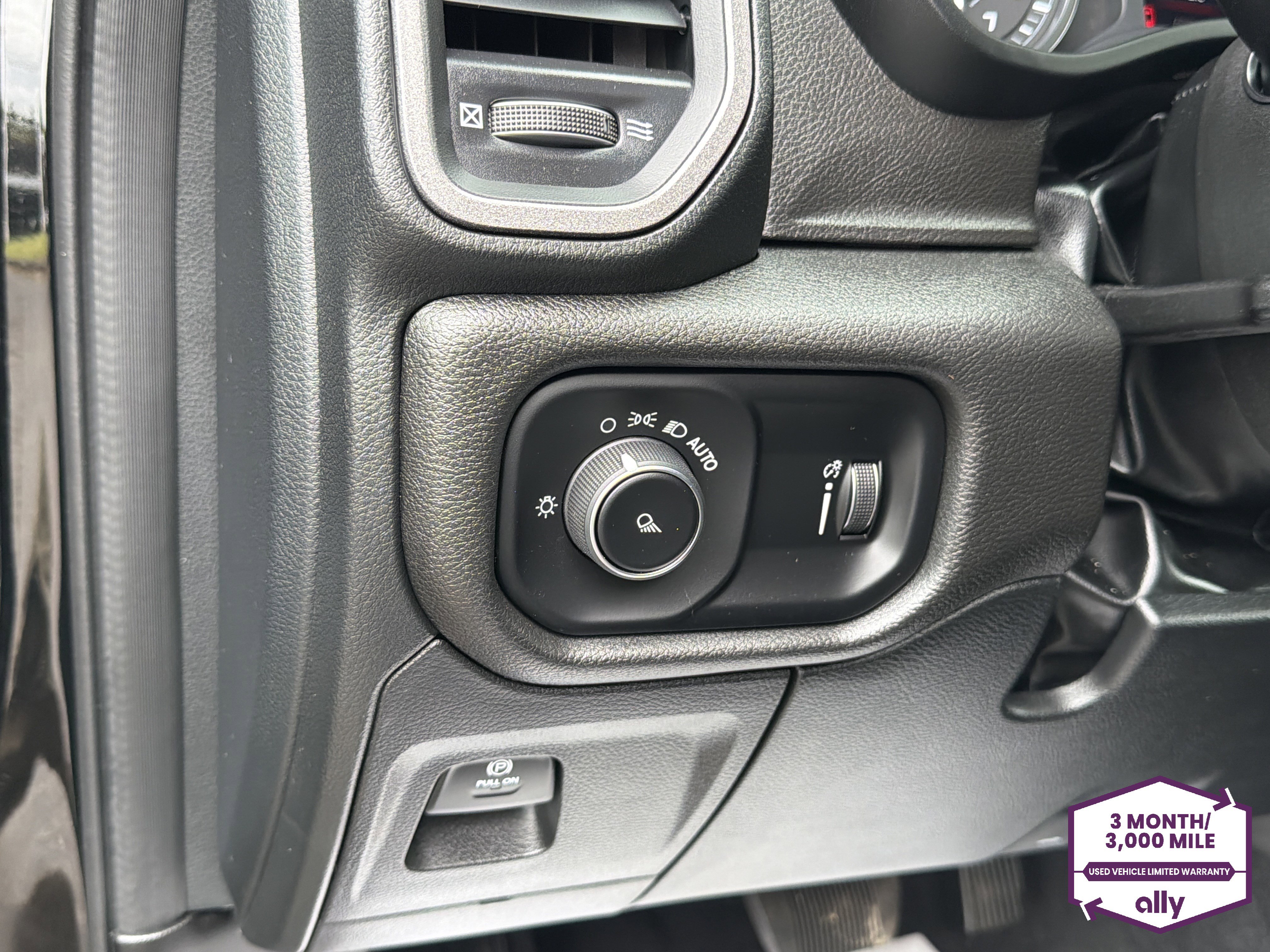 Used 2025 RAM 1500 Tradesman AWD/4WD image 14