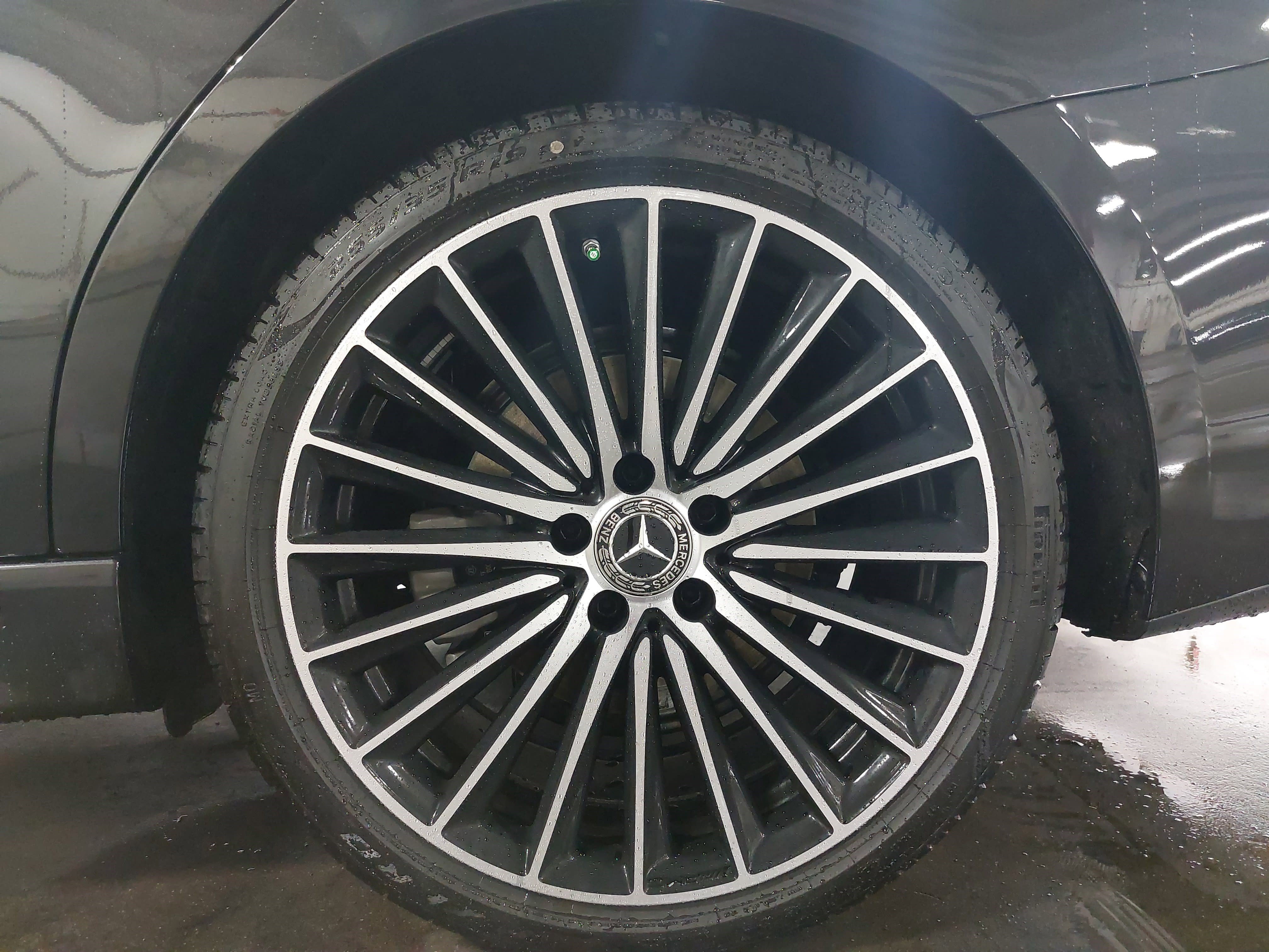 Used 2025 Mercedes-Benz C 300 Sedan image 33