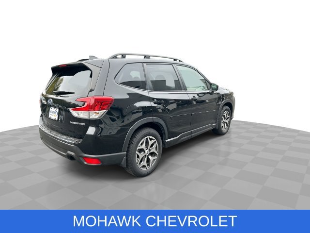 Used 2023 Subaru Forester Premium AWD/4WD image 8