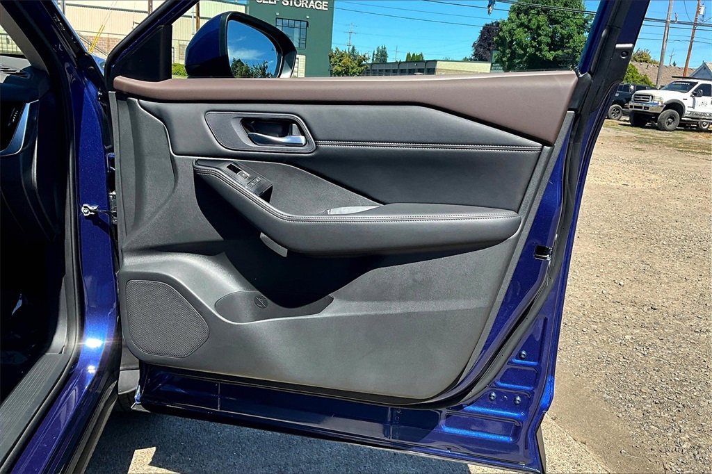 Used 2023 Nissan Rogue SL image 23