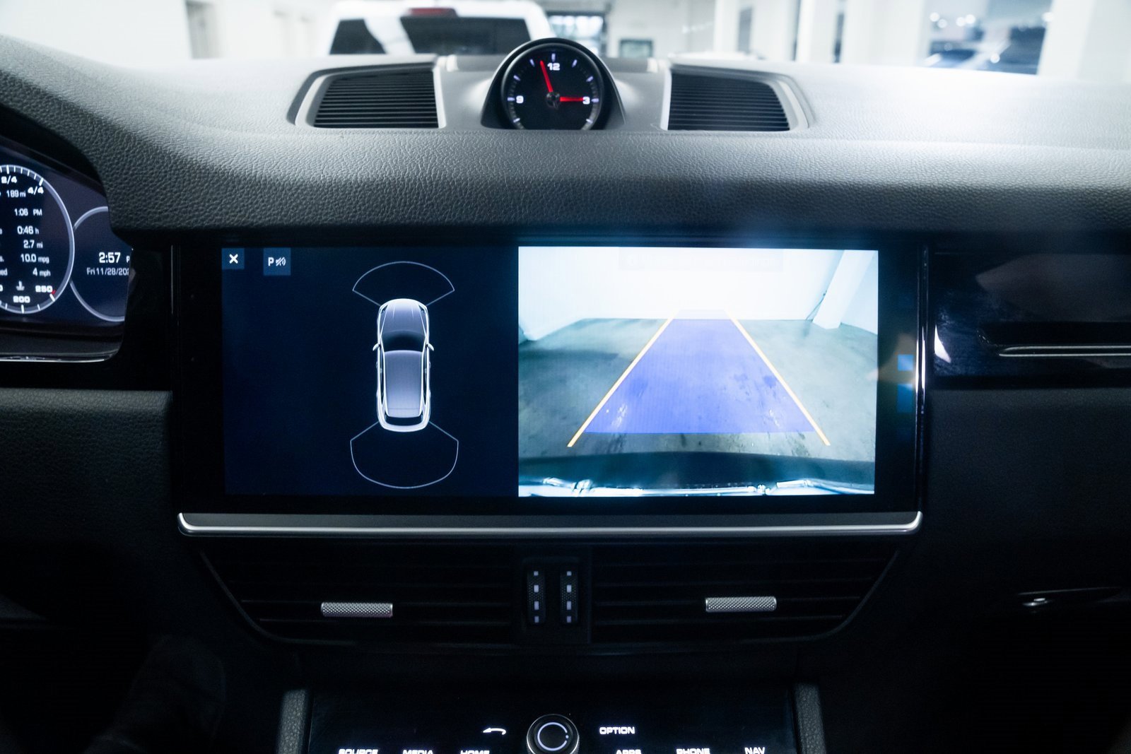 Used 2019 Porsche Cayenne Base image 13