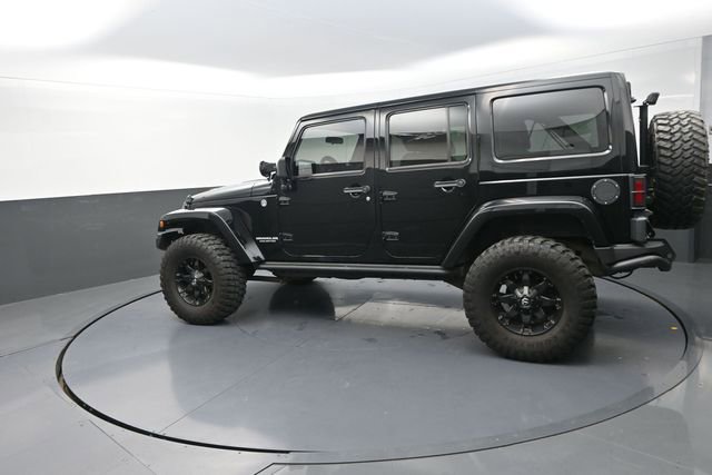 Used 2012 Jeep Wrangler Unlimited Rubicon image 97
