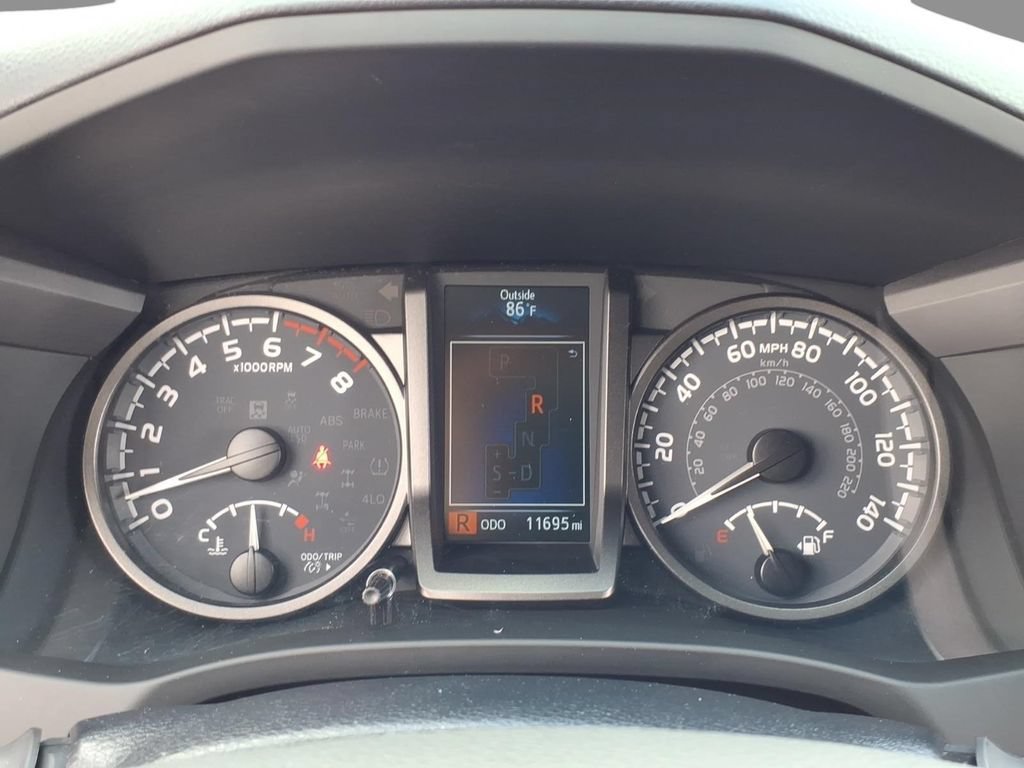 Used 2022 Toyota Tacoma TRD Sport w/ Black Out Package (TMS) AWD/4WD image 28