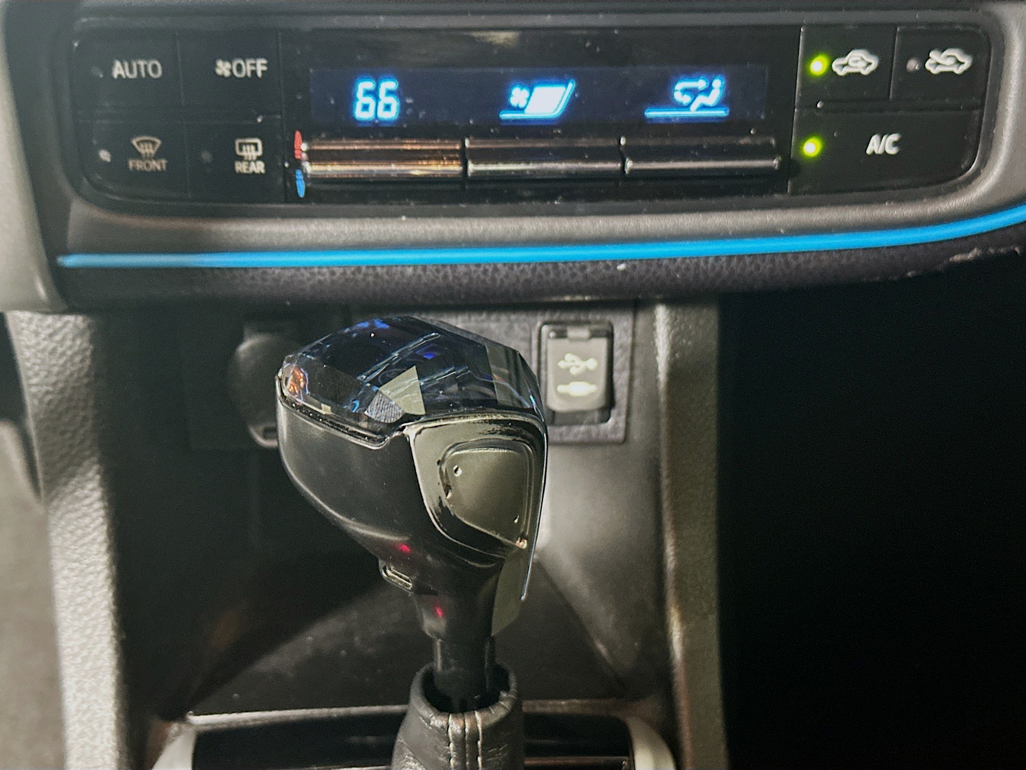 Used 2019 Toyota Corolla LE FWD image 22
