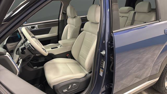 Used 2025 Hyundai Santa Fe Limited image 9