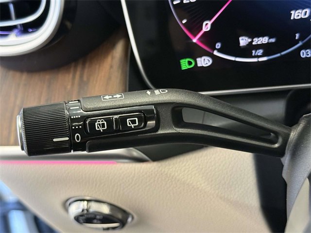 Used 2025 Mercedes-Benz GLC 300 4MATIC image 27