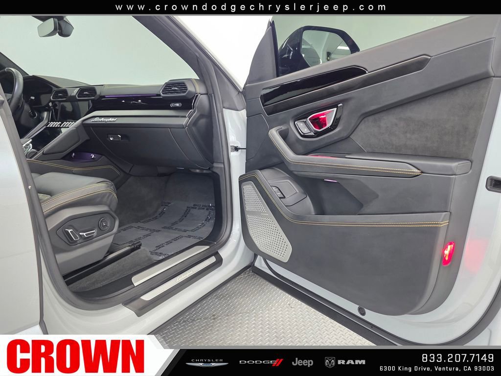 Used 2022 Lamborghini Urus AWD/4WD image 14