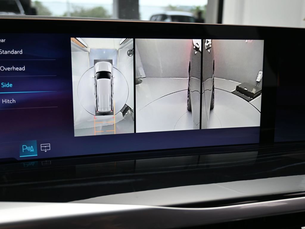 Used 2025 Cadillac Escalade ESV Sport w/ Touring Package image 23