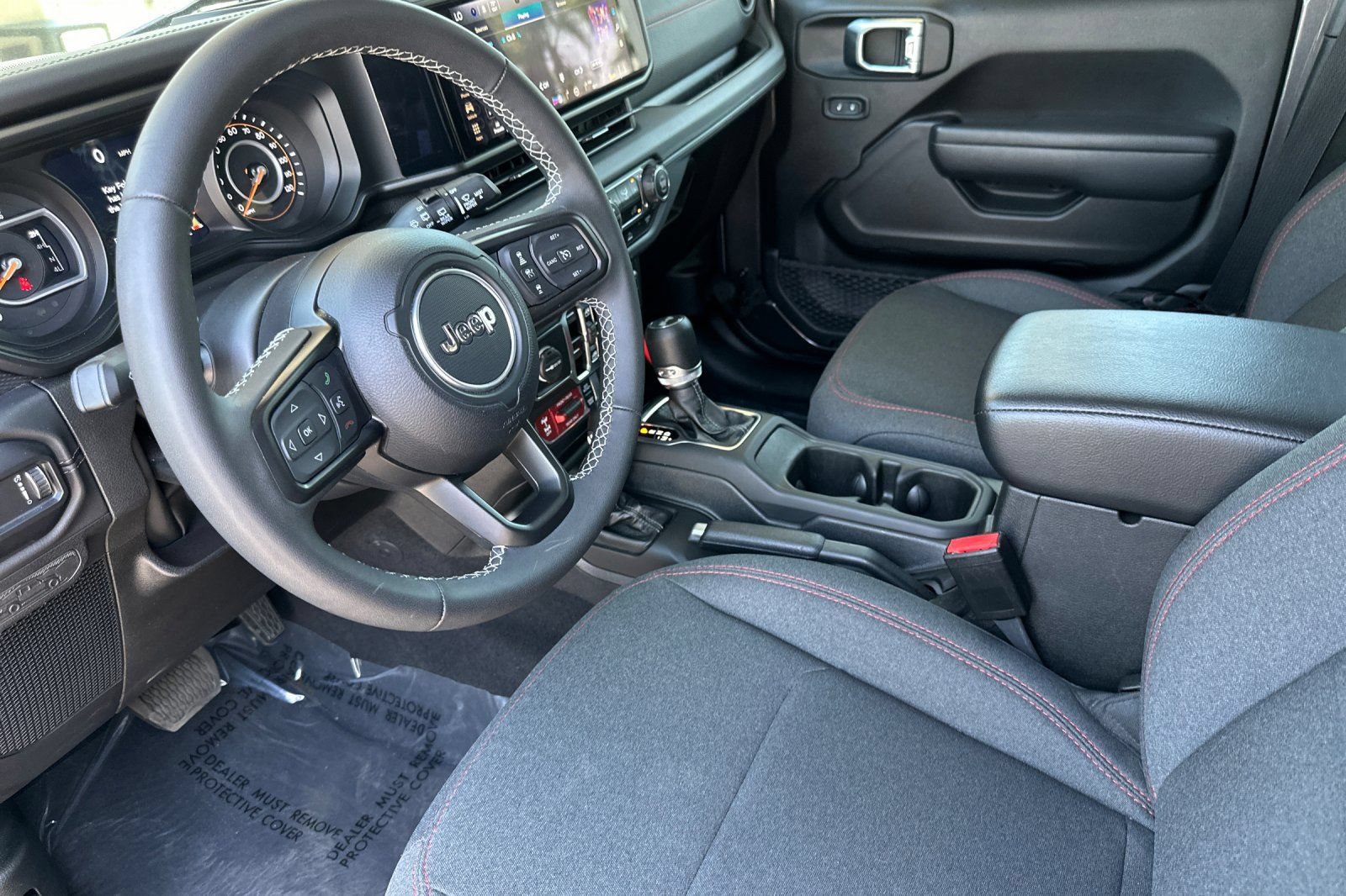 Used 2025 Jeep Wrangler Unlimited Rubicon AWD/4WD image 10