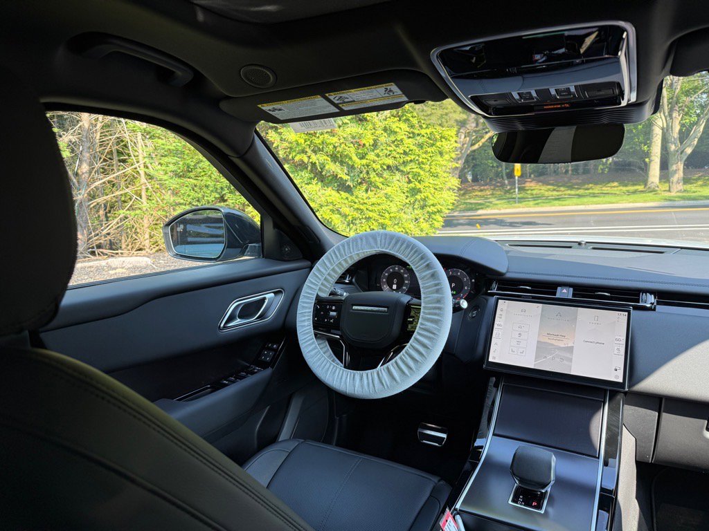 New 2026 Land Rover Range Rover Velar Dynamic SE image 8