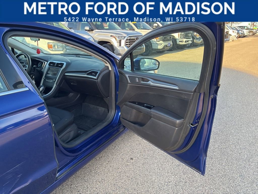 Used 2013 Ford Fusion SE image 39