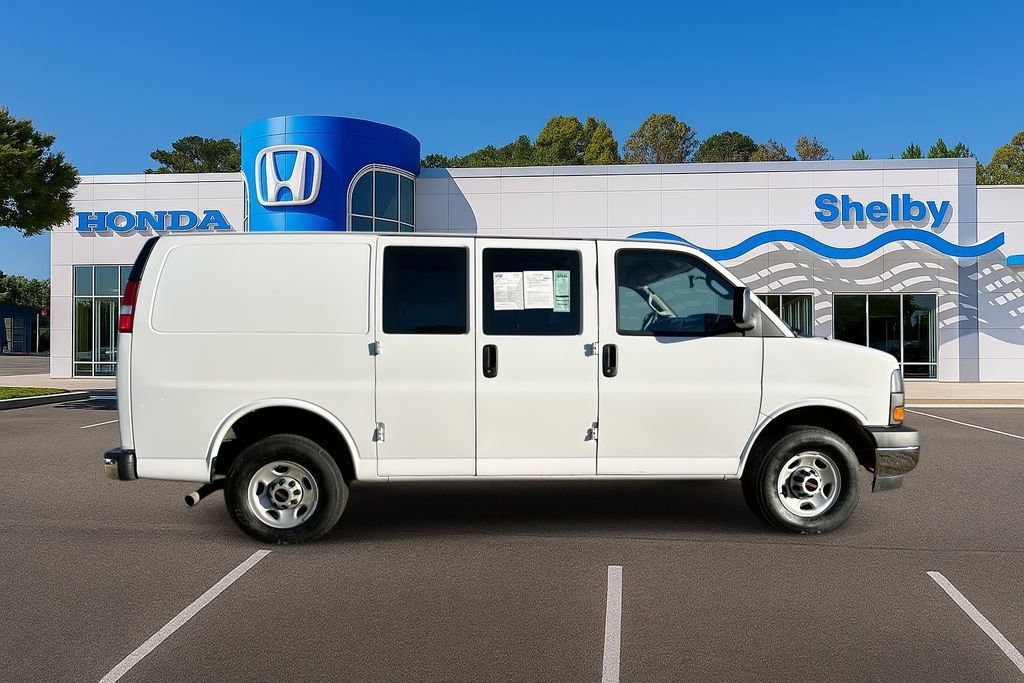 Used 2024 GMC Savana 2500 w/ Driver Convenience Package image 9