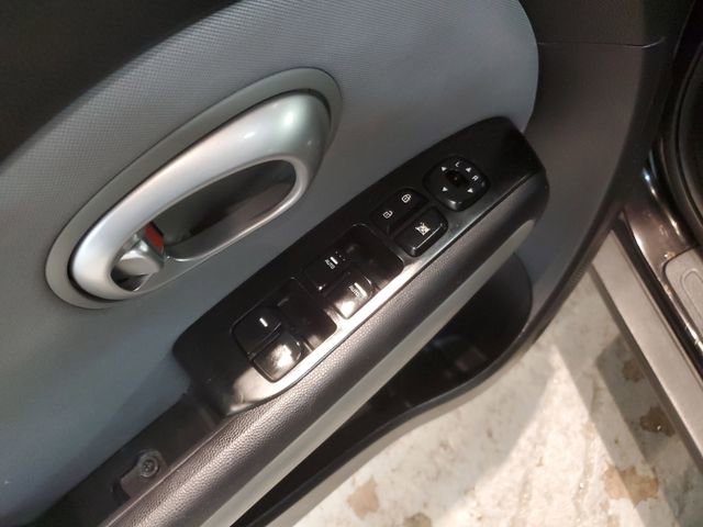 Used 2014 Kia Soul image 16