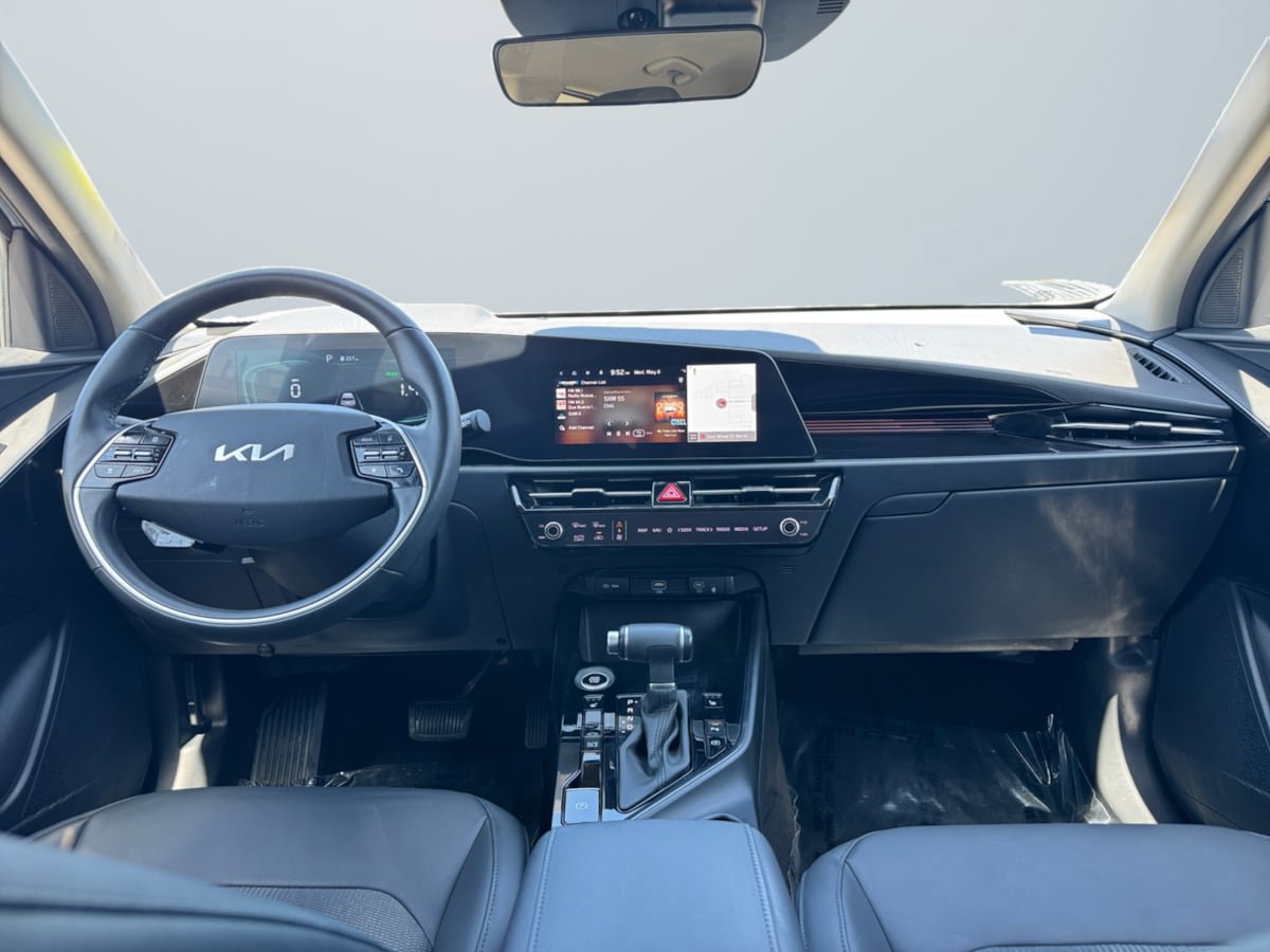 Used 2024 Kia Niro EX FWD image 10