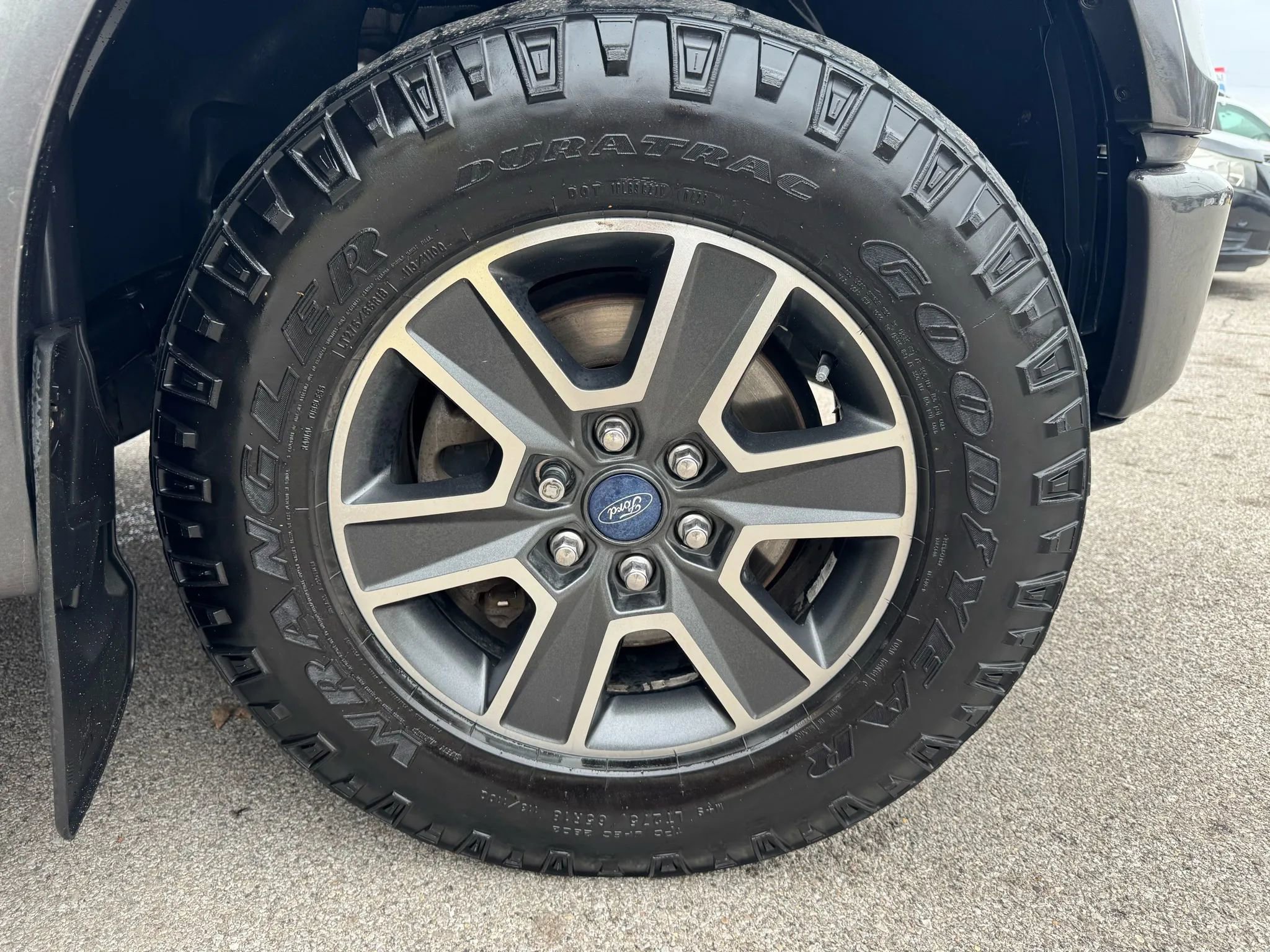 Used 2015 Ford F150 XLT w/ Equipment Group 301A Mid image 26