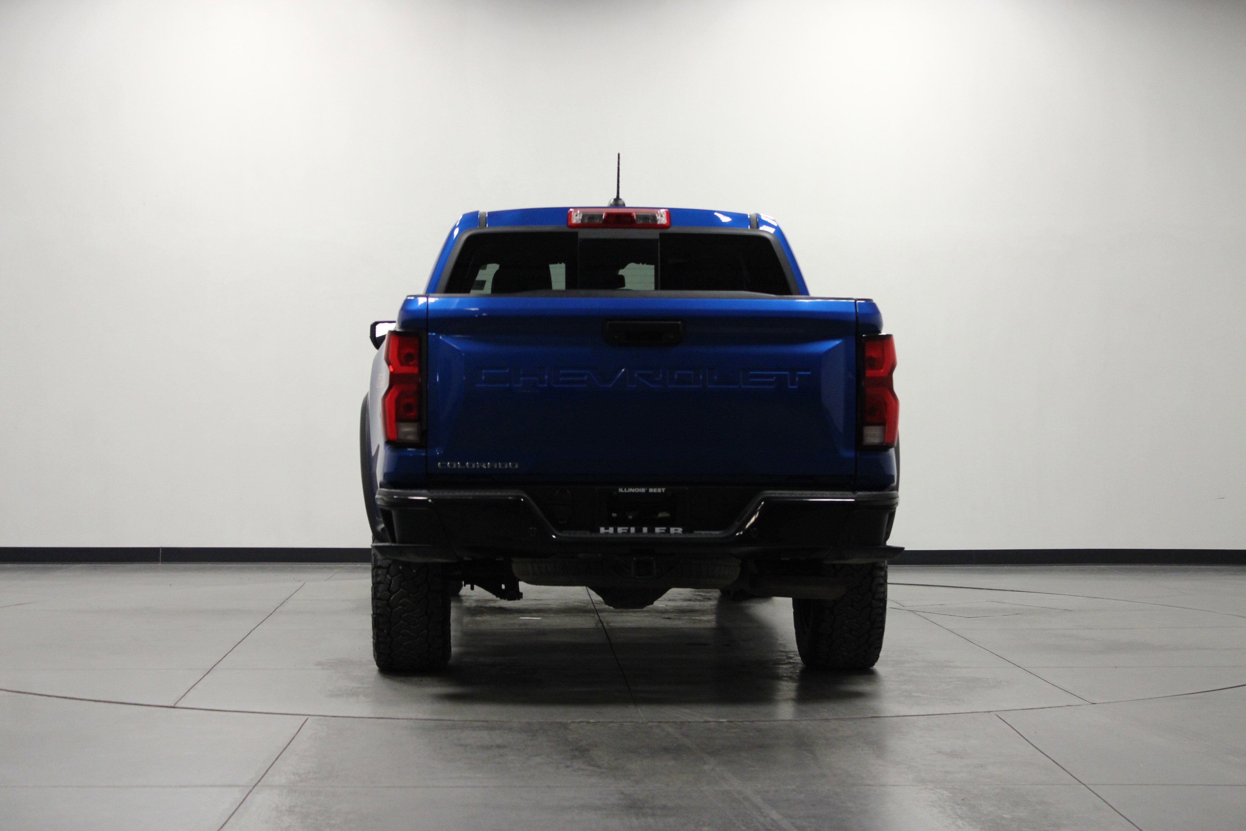 Used 2023 Chevrolet Colorado Z71 w/ Z71 Convenience Package 2 image 5