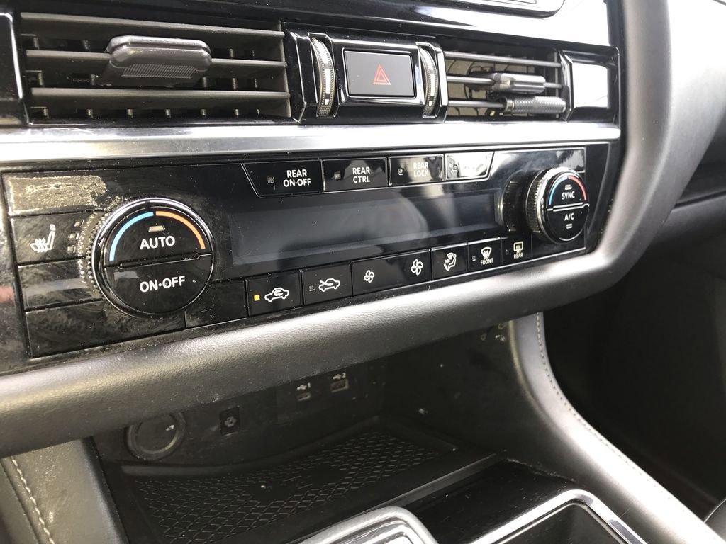 Used 2023 Nissan Pathfinder SL w/ Lighting Package (N92) AWD/4WD image 19