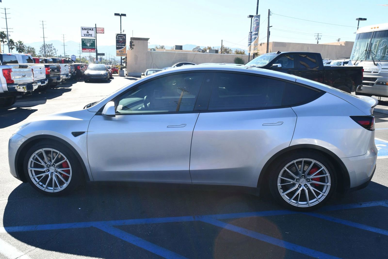 Used 2022 Tesla Model Y Performance image 4