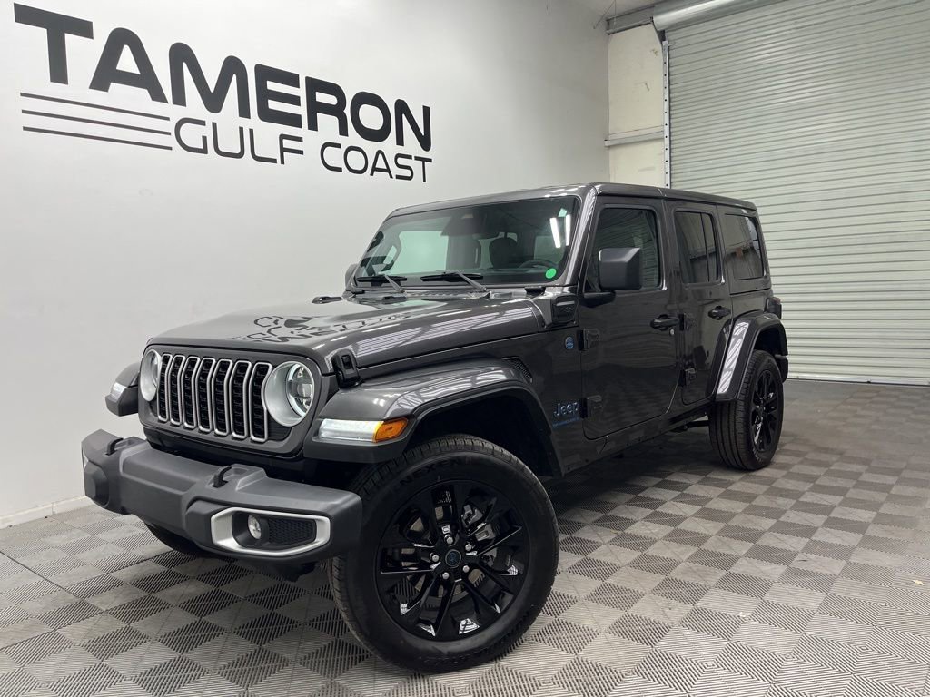 Used 2025 Jeep Wrangler Unlimited Sahara w/ Safety Group AWD/4WD image 2