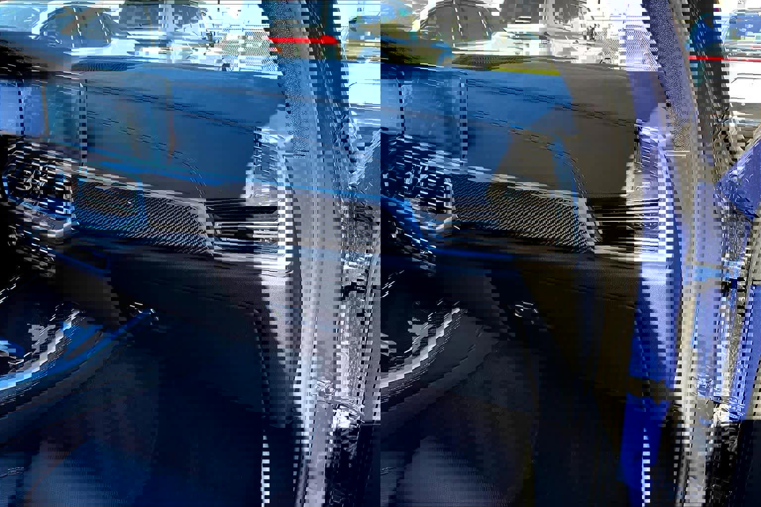 Used 2021 BMW X5 M50i w/ Executive Package image 31