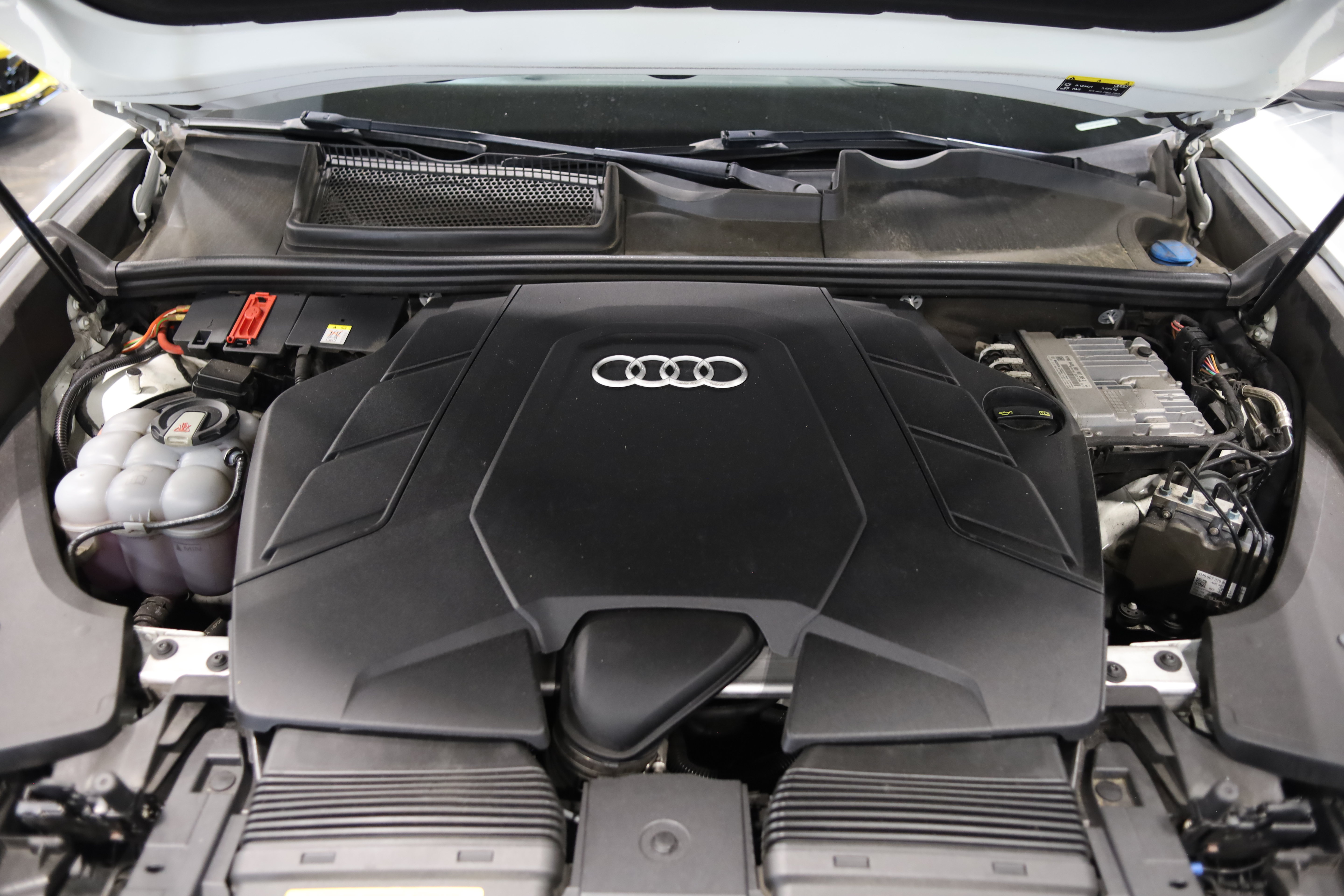 Used 2019 Audi Q8 Prestige AWD/4WD image 43