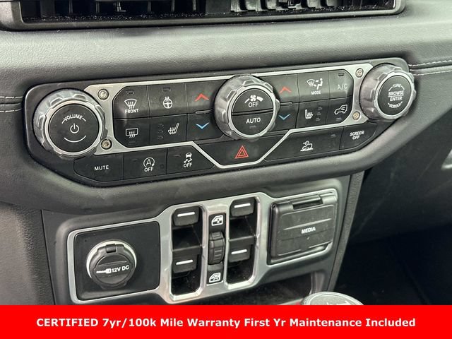 Used 2025 Jeep Wrangler Unlimited Sahara AWD/4WD image 21