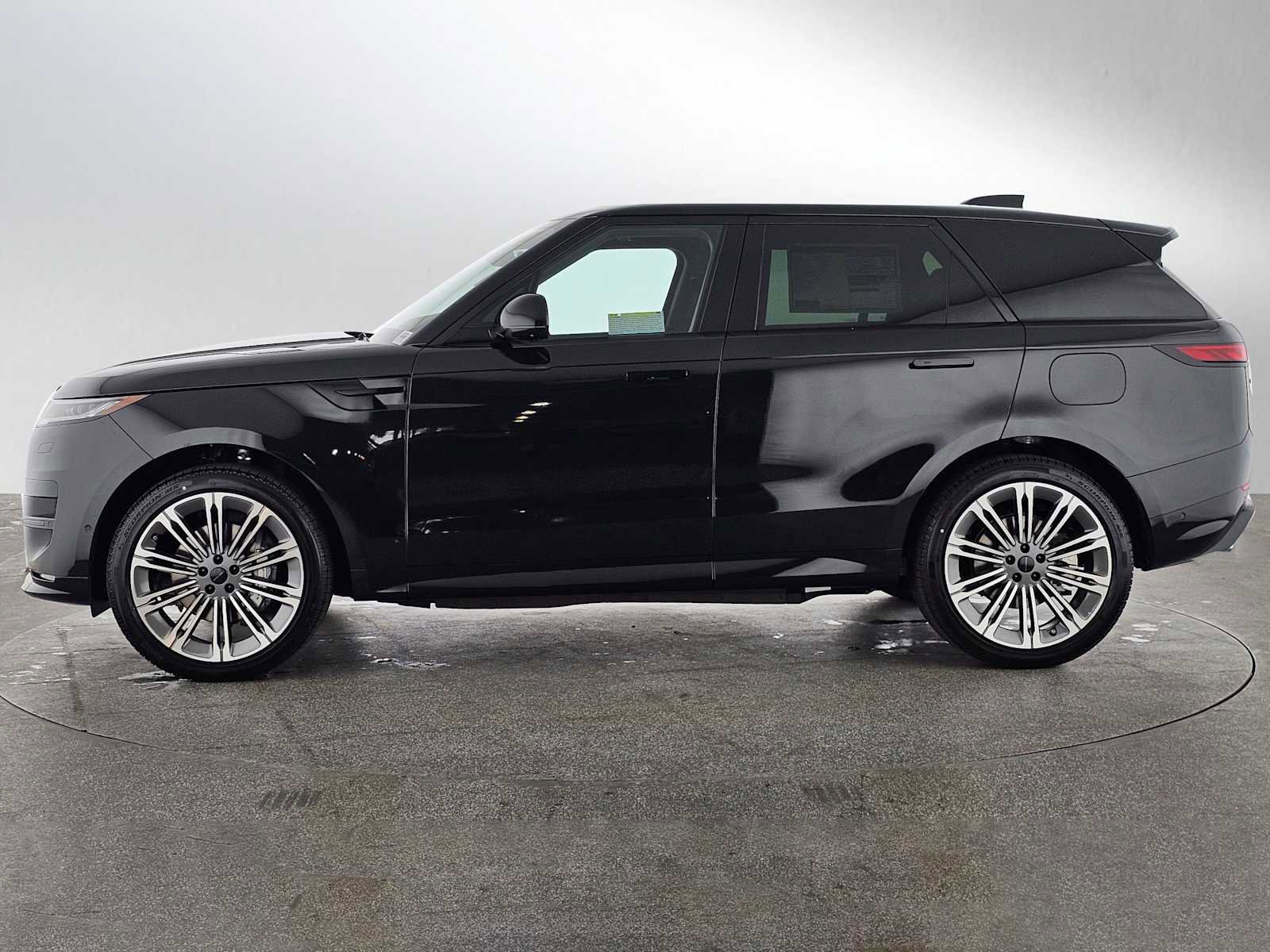 New 2026 Land Rover Range Rover Sport Dynamic SE AWD/4WD image 2