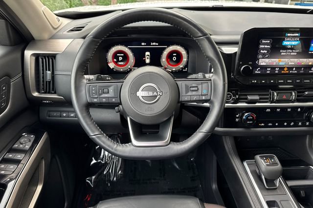 Used 2023 Nissan Pathfinder Platinum AWD/4WD image 17