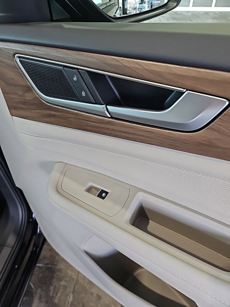 New 2026 Volkswagen Atlas SE image 12