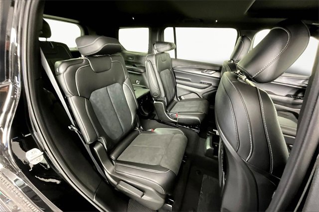 New 2025 Jeep Grand Cherokee L Altitude image 10