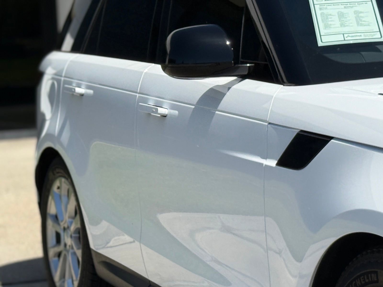 Used 2024 Land Rover Range Rover Sport SE AWD/4WD image 9